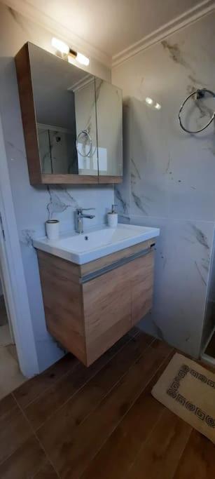 Comfort Apartment In The City 卡拉马塔 外观 照片